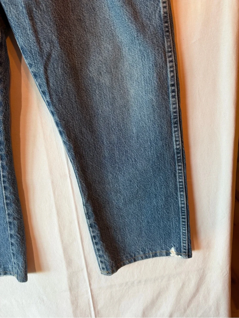 Classic Men's Wrangler Blue Denim Jeans 38 x 24